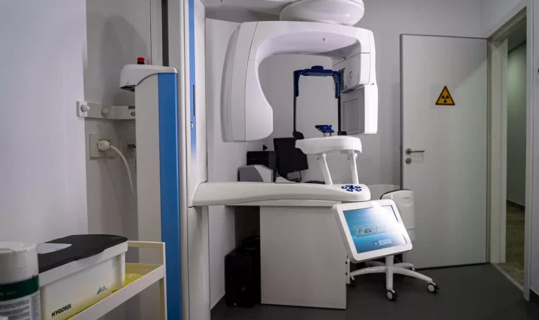Cum Diagnosticăm O Problemă Invizibilă? Radiografia 3D Oferă O Imagine Clară. Planmeca Promax - Radiologie Digitala 3D si CBCT la Dental CATTED in Pipera