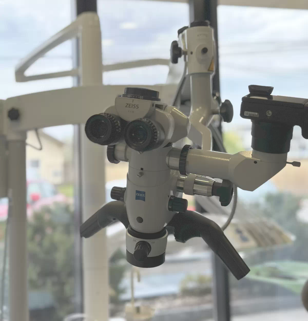 Microscop Stomatologic Zeiss OPMI Pico la clinica Dental CATTED din Pipera