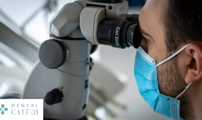 Tratament de Canal cu Microscopul Dentar ZEISS OPMI Pico la Dental CATTED.