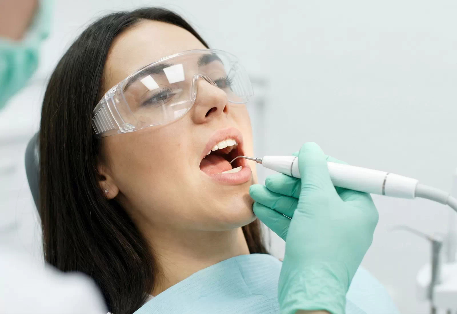 Igienizare Dentară și Detartraj Igienizare Dentară la Dental CATTED in Pipera: Detartraj, Airflow si Periaj Profesional